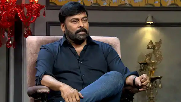 ముందు పూలు - కోడిగుడ్లు విసిరారు
