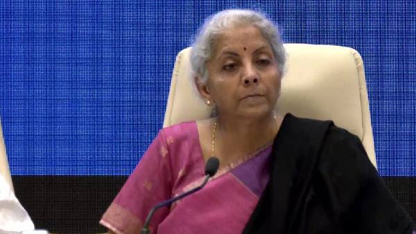 రెగ్యులేటర్లు స్వతంత్రంగా..