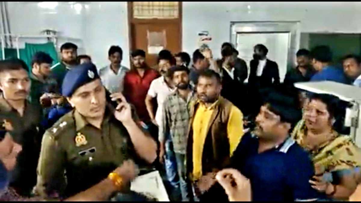  ఇంటి మీద కాల్పులు జరిపిన షార్ప్ షూటర్