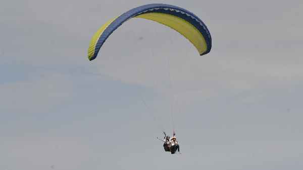 డ్రోన్స్ వినియోగించాలంటే అనుమతులు తప్పనిసరి డ్రోన్స్ వినియోగించాలంటే అనుమతులు తప్పనిసరి