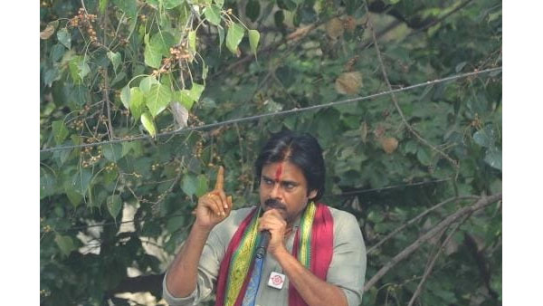 ద్విచక్ర వాహనంపై..