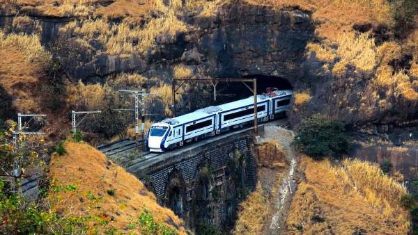 షోలాపూర్ రైలు టైమింగ్ ఇదీ..