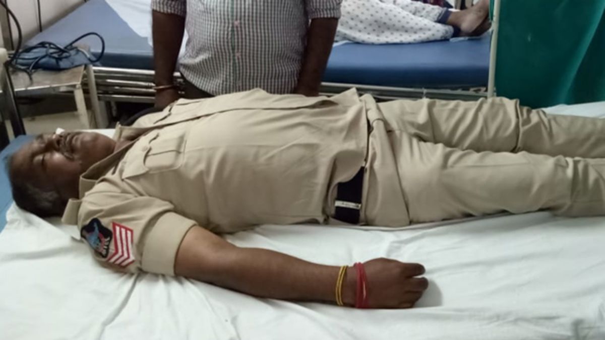Head constable Ramesh, who was in Nara Lokeshs Padayatra duty, died due to heart attack in Chittoor Head constable Ramesh, who was in Nara Lokeshs Padayatra duty, died due to heart attack in Chittoor