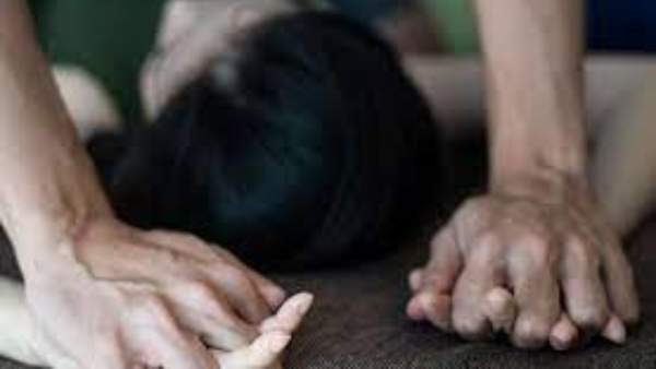  కామాంధులు కోసం వేట