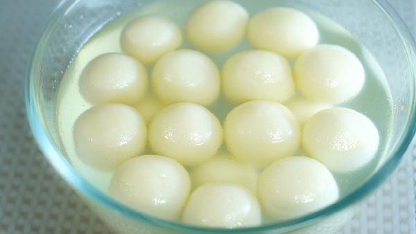 రసగుల్లా బకెట్ ఎత్తుకున్నాడని ? రసగుల్లా బకెట్ ఎత్తుకున్నాడని ?