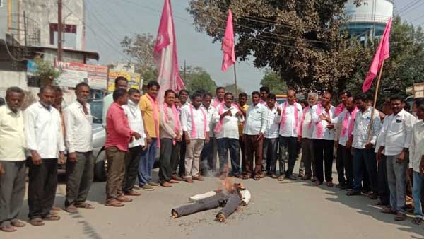 డీజీపీకి రేవంత్ రెడ్డిపై ఫిర్యాదు చేసిన బీఆర్యఎస్ ఎమ్మెల్సీల బృందం
