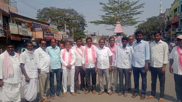 రేవంత్ రెడ్డి వ్యాఖ్యల రగడ : శవయాత్రలు, దిష్టిబొమ్మల దహనాలు