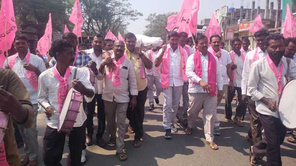 రేవంత్ రెడ్డికి బీఆర్ఎస్ నాయకుల హెచ్చరిక