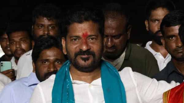 ప్రగతి భవన్ పై సంచలన వ్యాఖ్యలు ప్రగతి భవన్ పై సంచలన వ్యాఖ్యలు