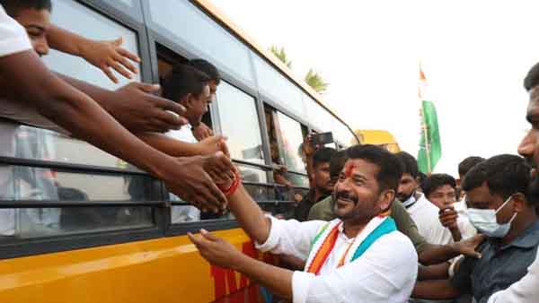 కాంగ్రెస్ లో అంతే ... రేవంత్ పాదయాత్రతో జరుగుతున్న చర్చ 