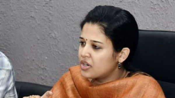 ఆరోపణలు చేసిన ఐపీఎస్ అధికారిణి ఆరోపణలు చేసిన ఐపీఎస్ అధికారిణి