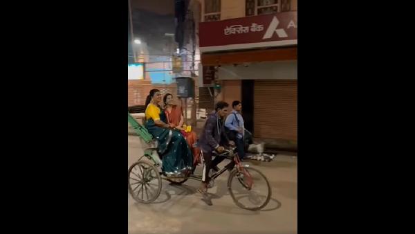 రిక్షాలో సరదాగా రోజా