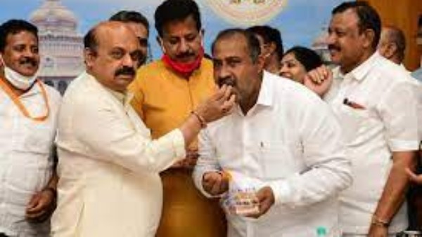 సిట్టింగ్ ఎమ్మెల్యే సిట్టింగ్ ఎమ్మెల్యే