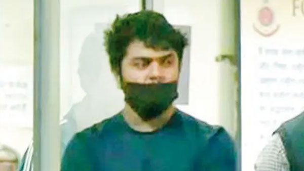 ఇంకో గర్ల్ ఫ్రెండ్ తో రొమాన్స్