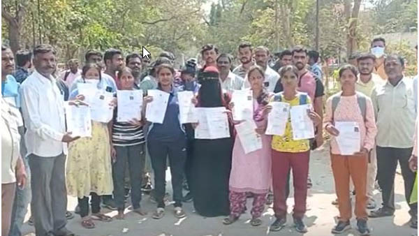  SI and Constable candidates protest at amberpet police grounds for height measurement issues.