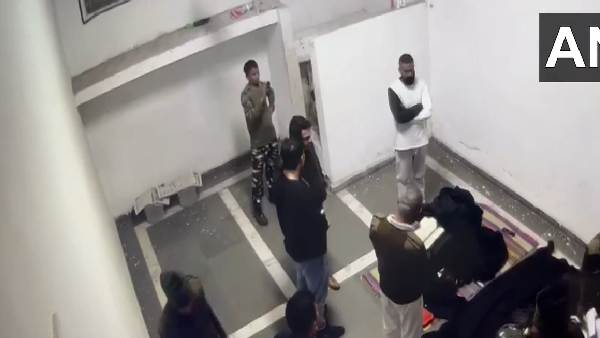 సీసీటీవీ పుటేజీలు వైరల్