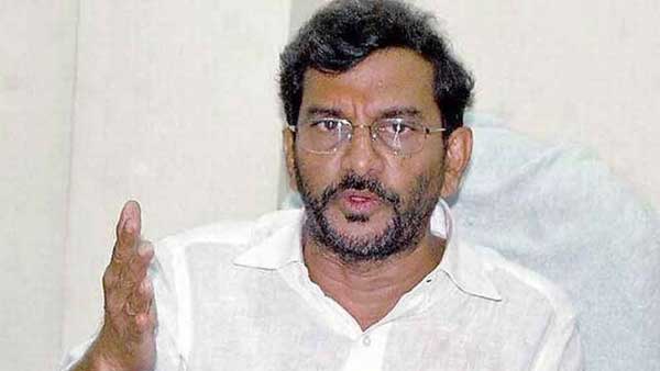 పార్టీ అధిష్టానం ఏం చేస్తుందో చూడాలి!