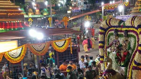 ఘనంగా శ్రీశైలం మల్లన్న బ్రహ్మోత్సవాల ఏర్పాట్లు ఘనంగా శ్రీశైలం మల్లన్న బ్రహ్మోత్సవాల ఏర్పాట్లు