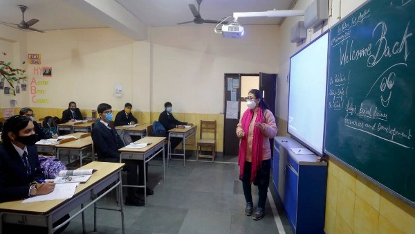  ప్రధాని మోదీకి చెడ్డపేరు తెస్తున్నారు