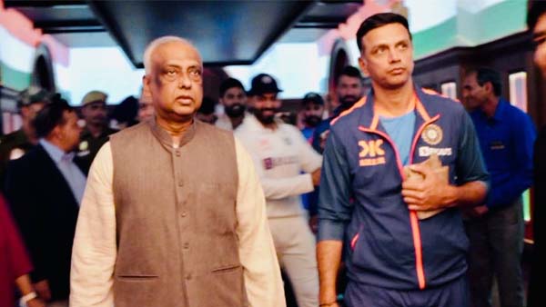 నాలుగు వికెట్లు కోల్పోయి.. 