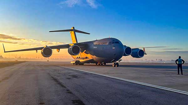 రక్షించే పనిలో భారత బృందాలు రక్షించే పనిలో భారత బృందాలు