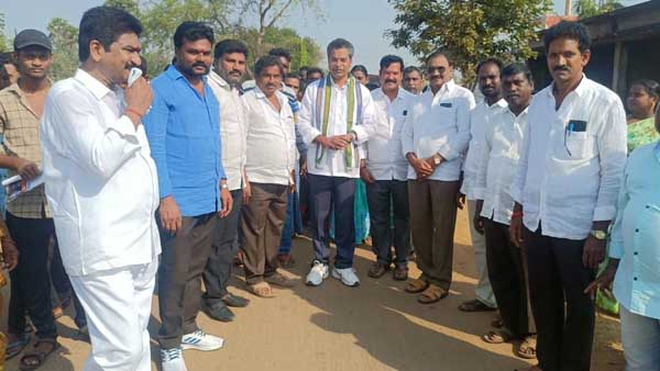 అసంతృప్తులతో..
