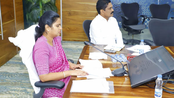 ఆరోగ్యశ్రీ అమలుపై సమీక్ష సమావేశం నిర్వహించిన మంత్రి విడదల రజిని ఆరోగ్యశ్రీ అమలుపై సమీక్ష సమావేశం నిర్వహించిన మంత్రి విడదల రజిని