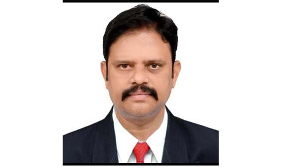 వృద్ధుడి ప్రాణాలు కాపాడిన డీఎంహెచ్ఓ