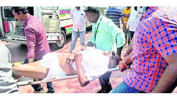 గ్రీవెన్స్ కు వచ్చి కుప్పకూలిన వృద్ధుడు 