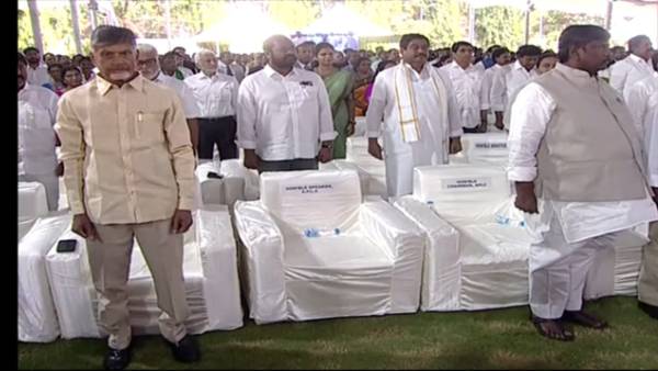 justice abdul nazeer sworn-in as ap governor-jagan,chandrababu on one stage after a year