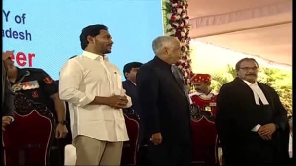 justice abdul nazeer sworn-in as ap governor-jagan,chandrababu on one stage after a year