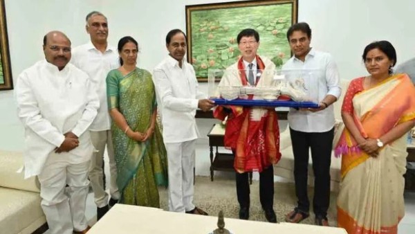 యంగ్ ల్యూ కు కేసీఆర్ పుట్టిన రోజు కానుక యంగ్ ల్యూ కు కేసీఆర్ పుట్టిన రోజు కానుక