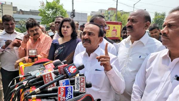 సీఎం కేసీఆర్, టీఎస్‌పీఎస్సీ ఛైర్మన్ రాజీనామా చేయాలన్న ఈటల