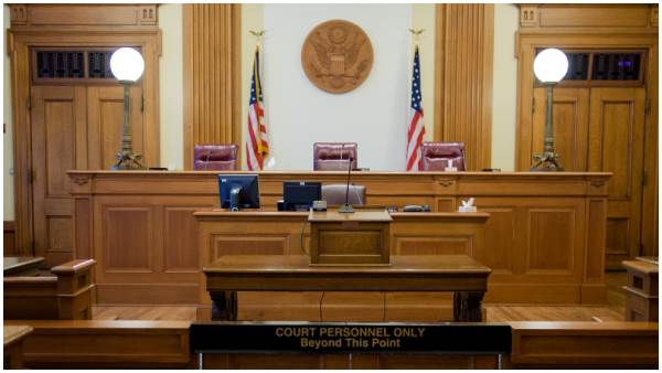 Big relief for H1B visa holders: US court ruling that spouses can work!!