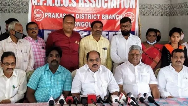 బదిలీలపైనా.. బదిలీలపైనా..