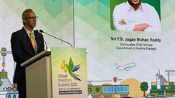 పర్యాటక రంగంలో ఆసక్తి..