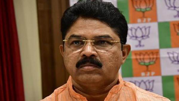 మీ సవతి తల్లి ప్రేమ మాకు అక్కర్లేదు మీ సవతి తల్లి ప్రేమ మాకు అక్కర్లేదు