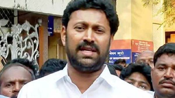 కీలక విషయాలు పక్కన పెట్టి..