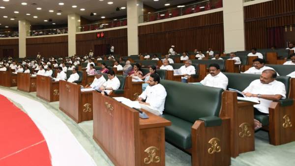 అసెంబ్లీలో మాక్ పోలింగ్