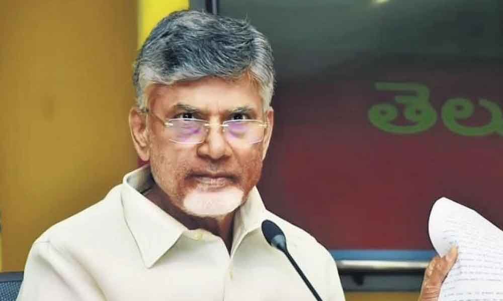 ఫ్యాష్ బ్యాక్ తో భయపెట్టిన చంద్రబాబు !