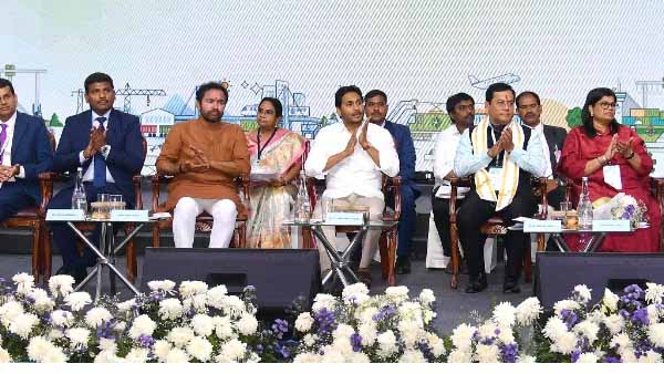 చంద్రబాబు రికార్డులను బ్రేక్ చేస్తూ చంద్రబాబు రికార్డులను బ్రేక్ చేస్తూ