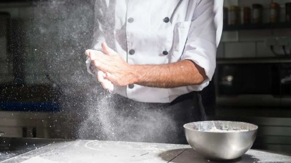 నెల జీతం ఎంతంటే..?