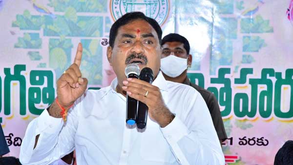 Minister Errabelli dayakar rao targets bandi sanjay and revanth reddy over tspsc paper leakage 