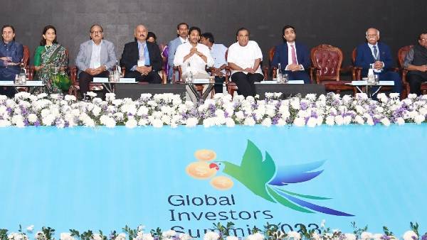 రెండో రోజు కొనసాగుతున్న ఎంఓయూలు రెండో రోజు కొనసాగుతున్న ఎంఓయూలు