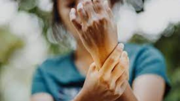 విటమిన్ బీ12 లోపంతో ఈ అనారోగ్య లక్షణాలు విటమిన్ బీ12 లోపంతో ఈ అనారోగ్య లక్షణాలు