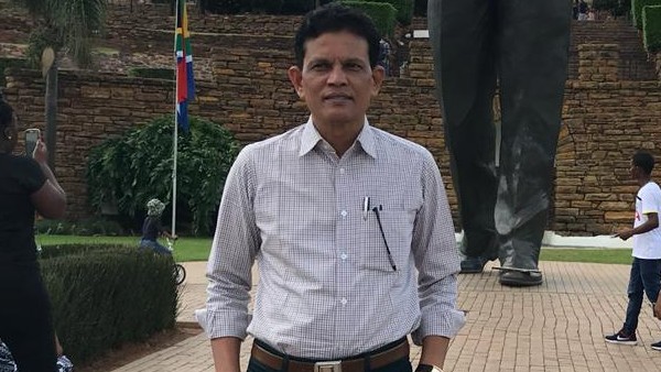 రైతులకు ఎకరానికి 25 వేల రూపాయలు ఇవ్వడం బెటర్: ఆకునూరి మురళి