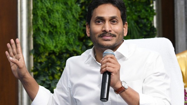 ప్రభుత్వ భవనాల్లో.