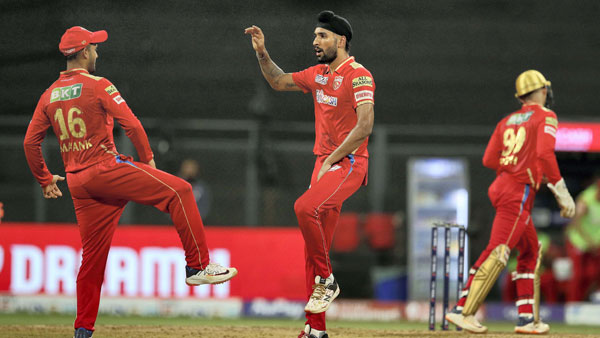 ఆరోస్థానంతో.. ఆరోస్థానంతో..