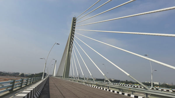 ఆదివారం ప్రజల ఆటవిడుపు కోసం కరీంనగర్ కేబుల్ బ్రిడ్జి