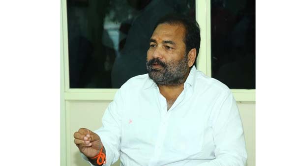 AP Opposition leader show solidarity with Amaravati farmers